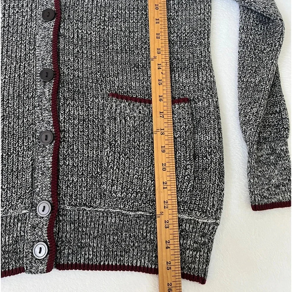Victoria’s Secret Gray Maroon Patch Varsity Cardigan Sz Small Like New Academia - Picture 13 of 13